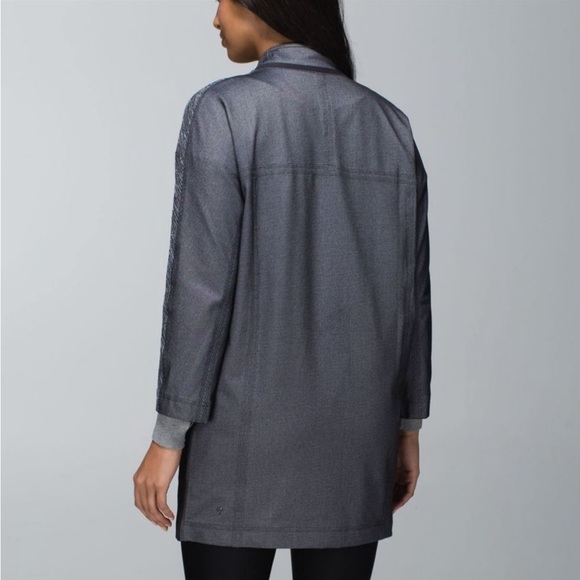 NWOT Rare Lululemon Cocoon Car coat size M - Picture 3 of 16